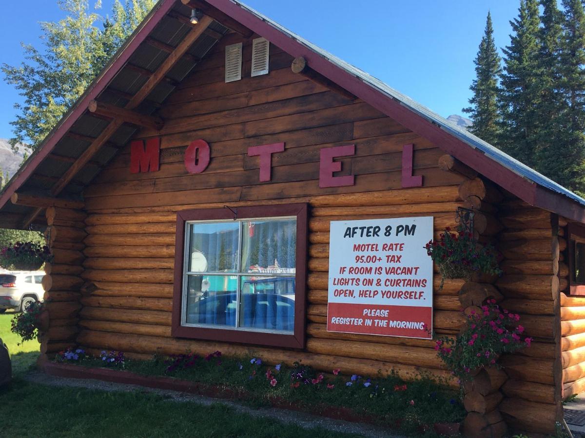 Double G Service Muncho Lake Exterior foto