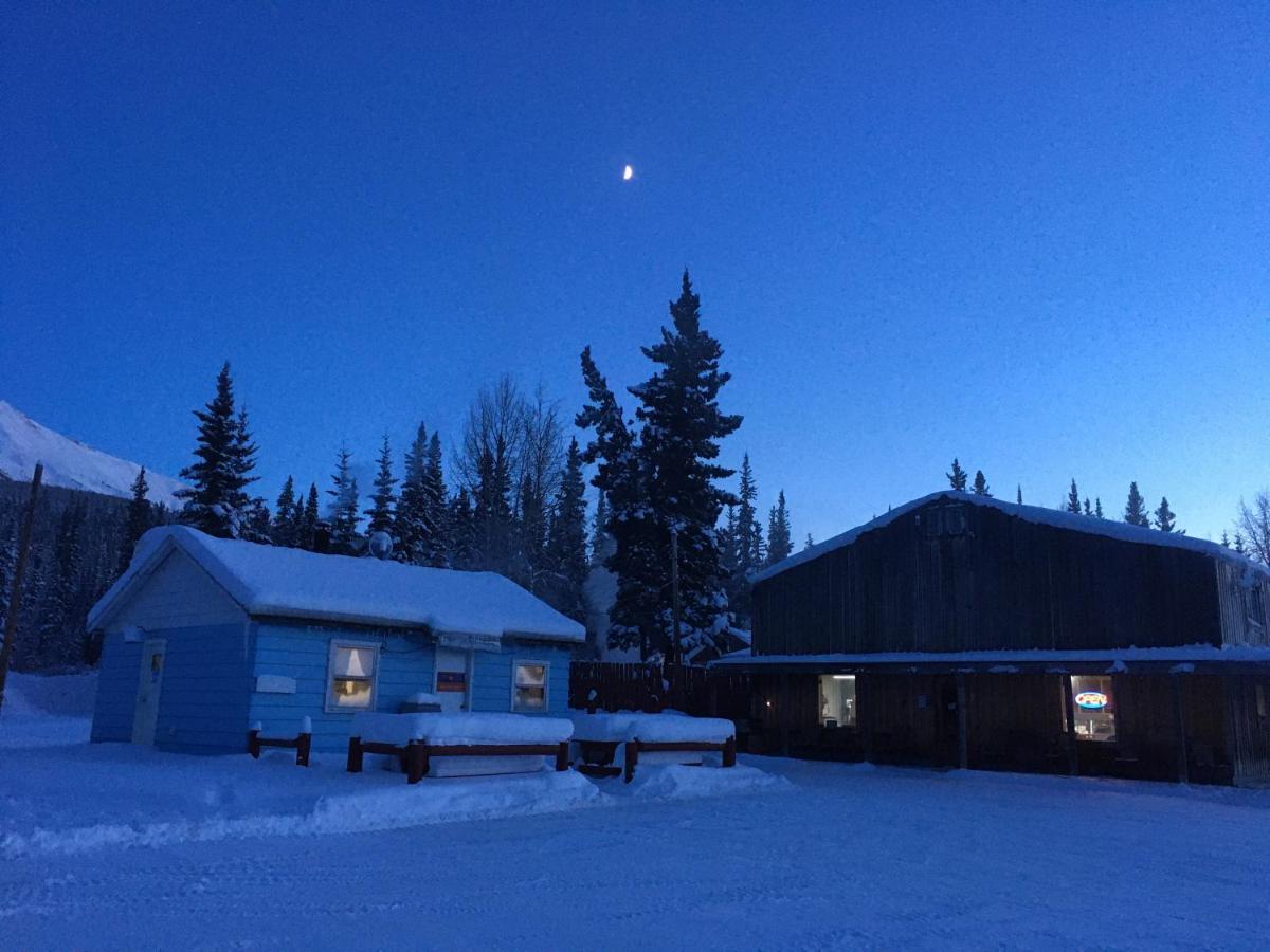 Double G Service Muncho Lake Exterior foto
