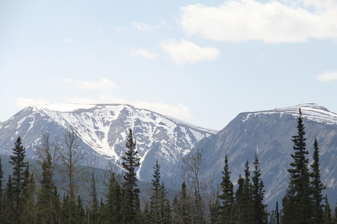 Double G Service Muncho Lake Exterior foto